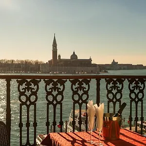 A Tribute To Music Residenza Italien